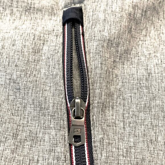 Tommy Hilfiger Mens Gray Vest
3XL Water & Wind Resistant
Breathable Zip Closure - Picture 5 of 12